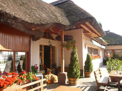 Fehér Akác Restaurant (Pér) - hungarian, international food