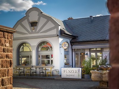 Restaurant Fűszer Gastrogarden (Balatonalmádi) - cafe-restaurant, international food