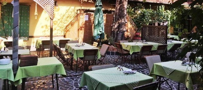 Kéhli Restaurant 8