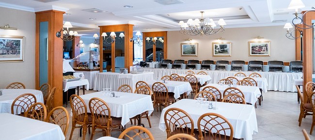 Hotel Marina-Port**** Restaurant (Balatonkenese) 1
