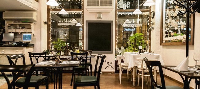 Stelázsi café, restaurant, wine bar 9