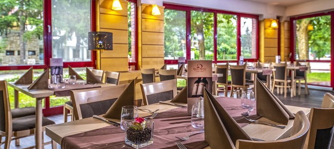 Dráva Hotel Restaurant (Harkány) 1