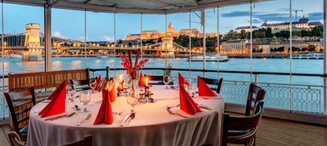 Vén Hajó Étterem (Old Boat Restaurant) 1