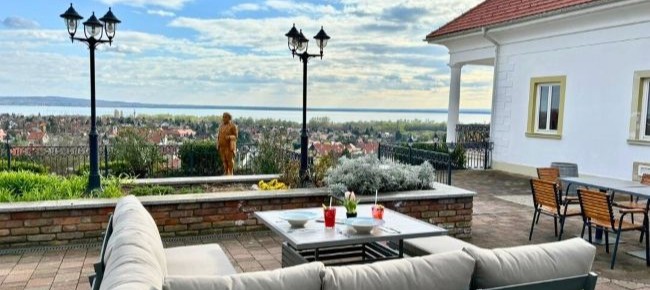 Zenit Balaton Restaurant & Bar (Vonyarcvashegy) 1
