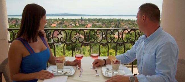 Zenit Balaton Restaurant & Bar (Vonyarcvashegy) 8