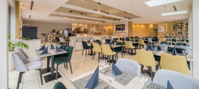 Exploré Restaurant & Sky Bar 9