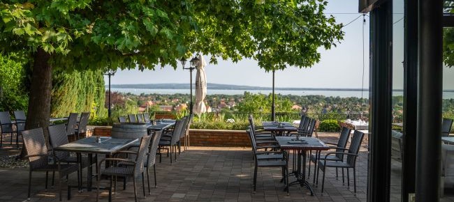 Zenit Balaton Restaurant & Bar (Vonyarcvashegy) 7